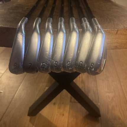 Mizuno JPX 925 Hot Metal Irons / 6-PW+GW+SW / Reg 65g Graphite