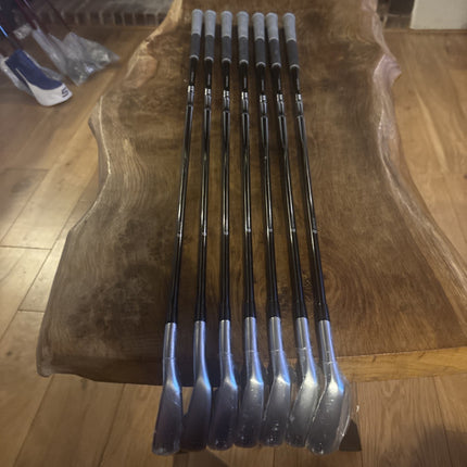 Mizuno JPX 925 Hot Metal Irons / 6-PW+GW+SW / Reg 65g Graphite