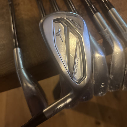 Mizuno JPX 925 Hot Metal Irons / 6-PW+GW+SW / Reg 65g Graphite